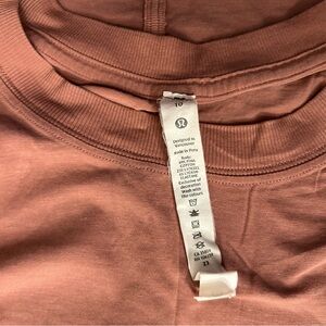LULULEMON top